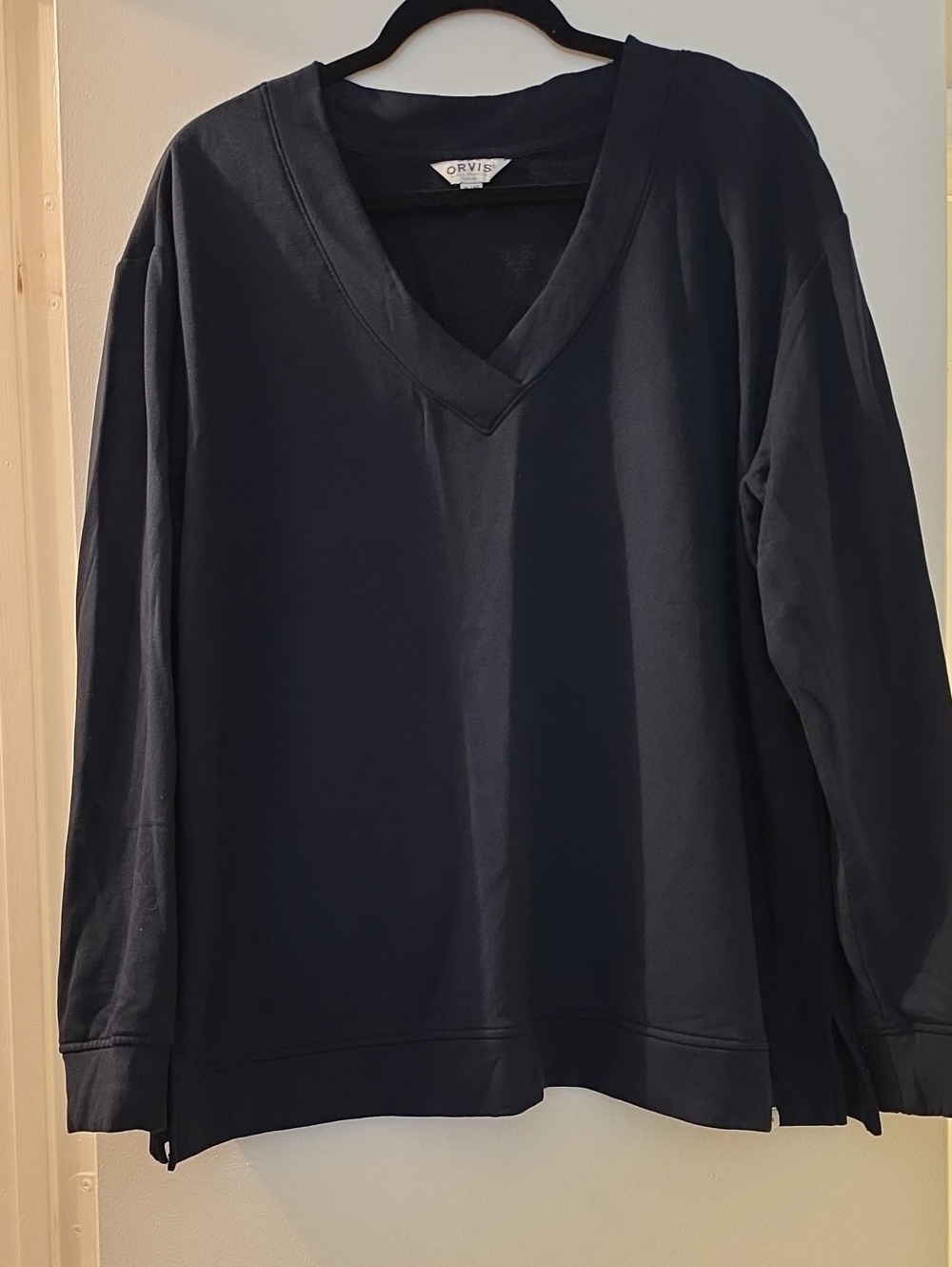 Orvis Navy V-Neck Long Sleeve Pullover Super Soft Material